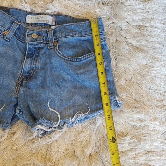 Women's Vintage Levi's 518 Cut Off Shorts Slouch Size Small - Picture 4 of 6